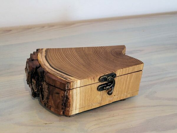 Black locust box with lid